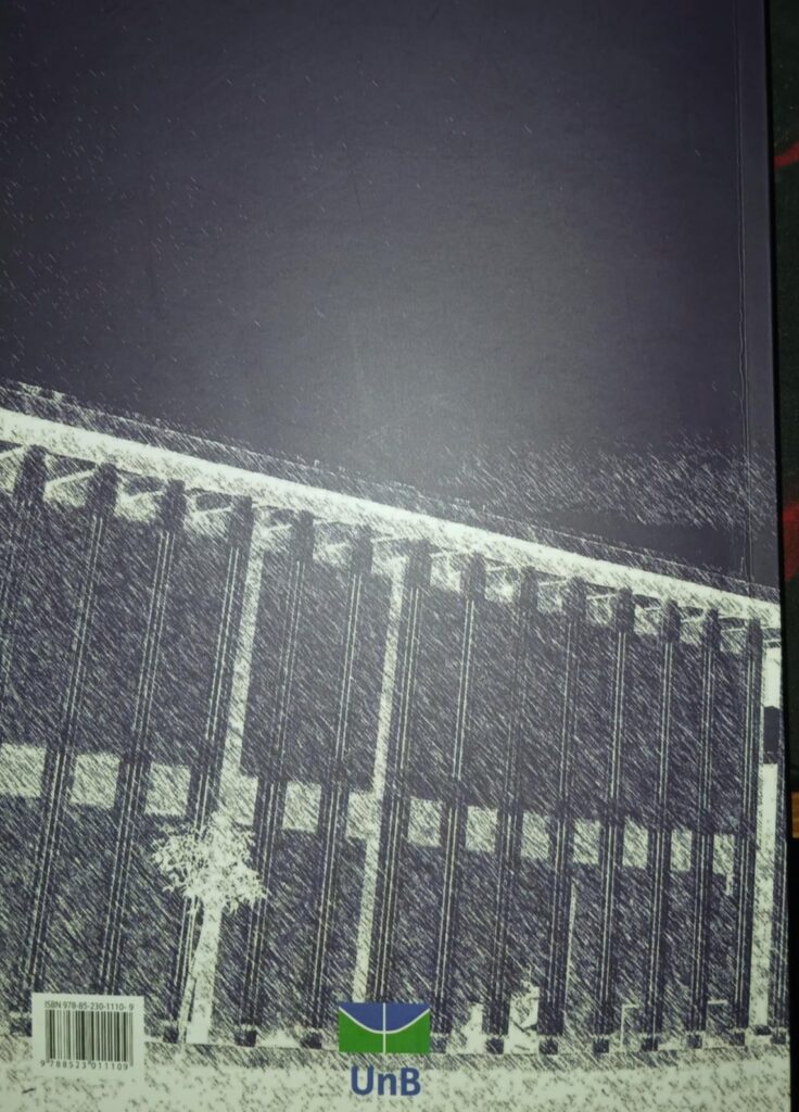 Contracapa do livro dos 50 anos, com a fachada do IB